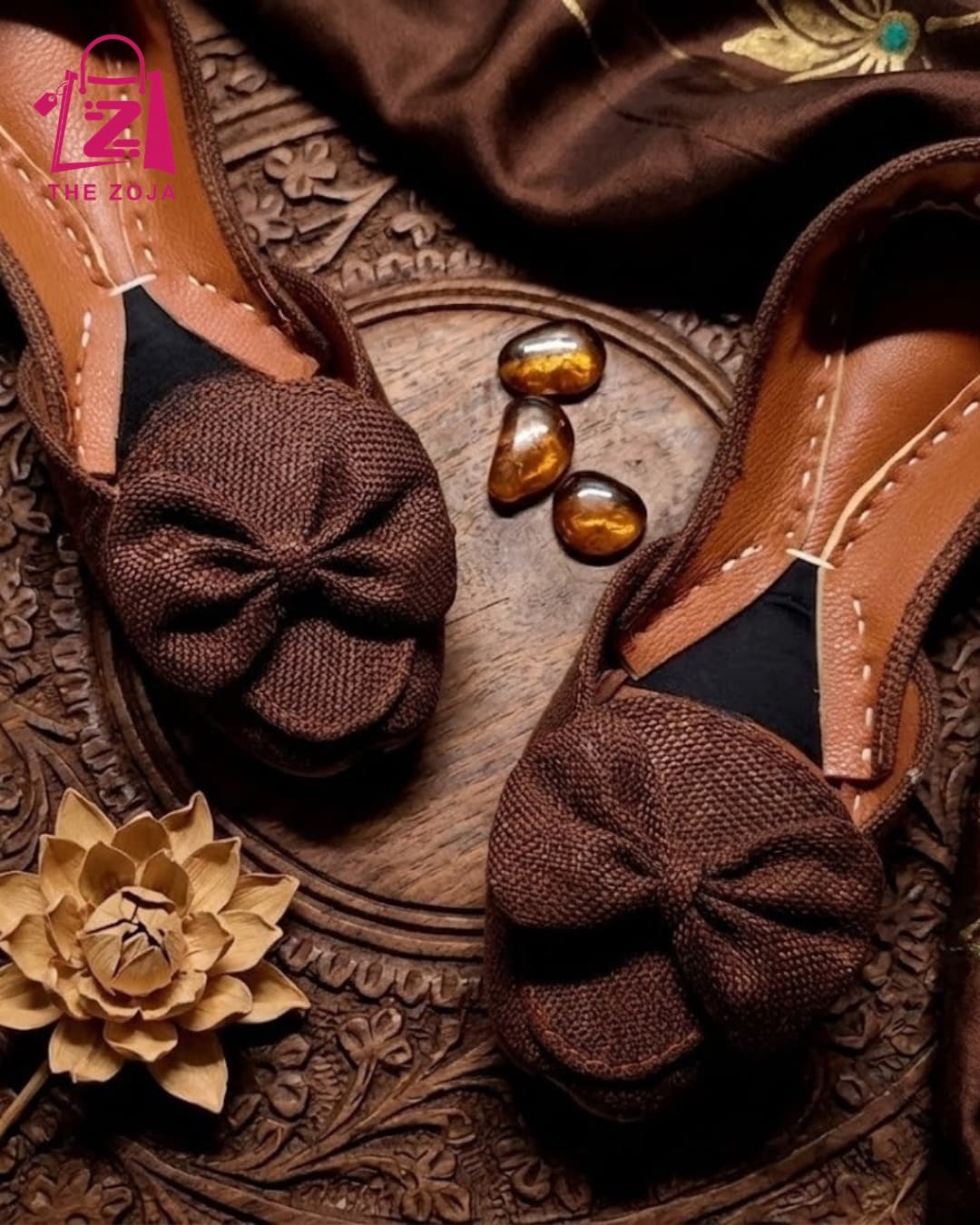  Brown jute fabric Bow Khussa