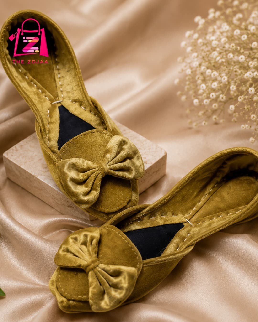 Golden Velvet Bow Khussa