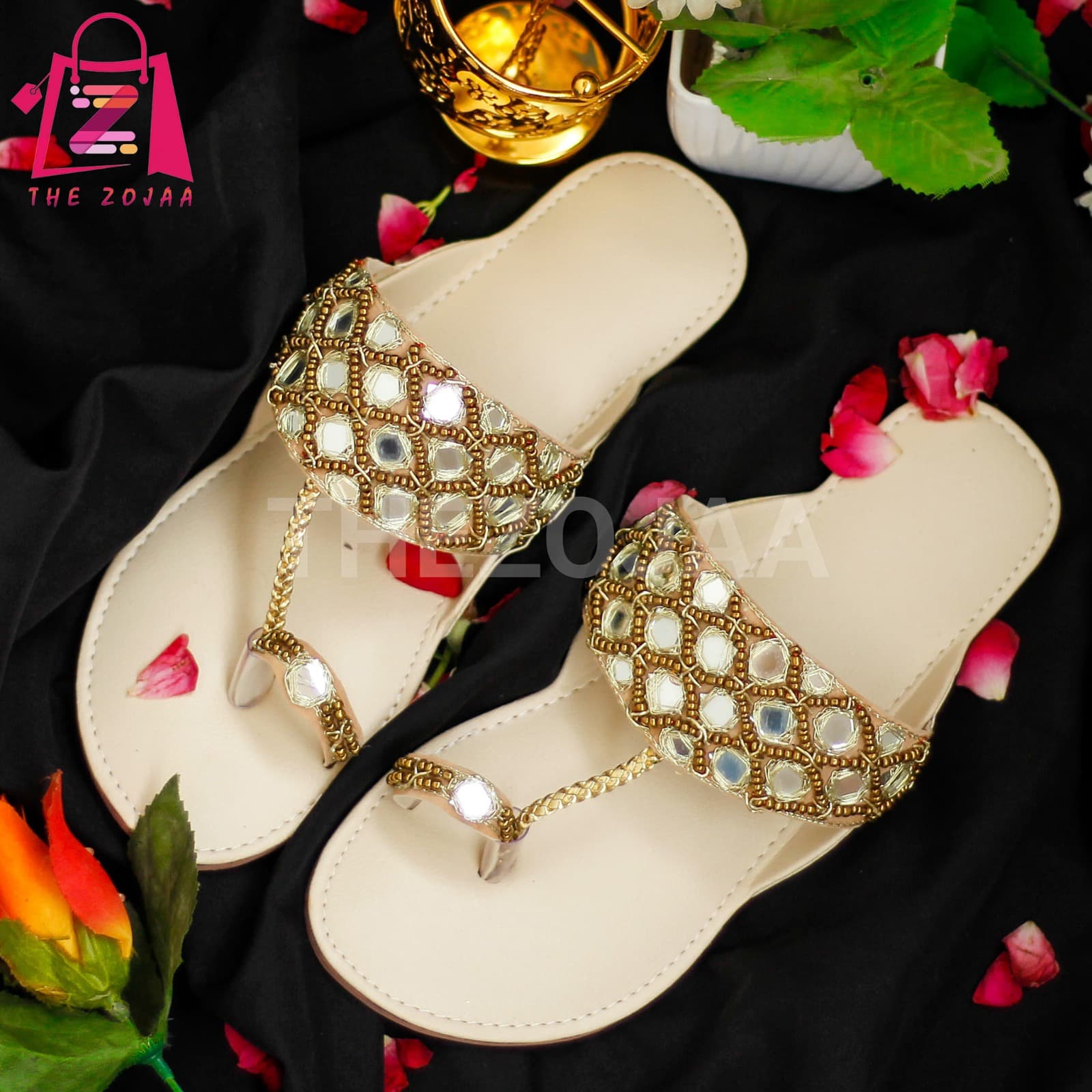 Aaina Noor Kolhapuri