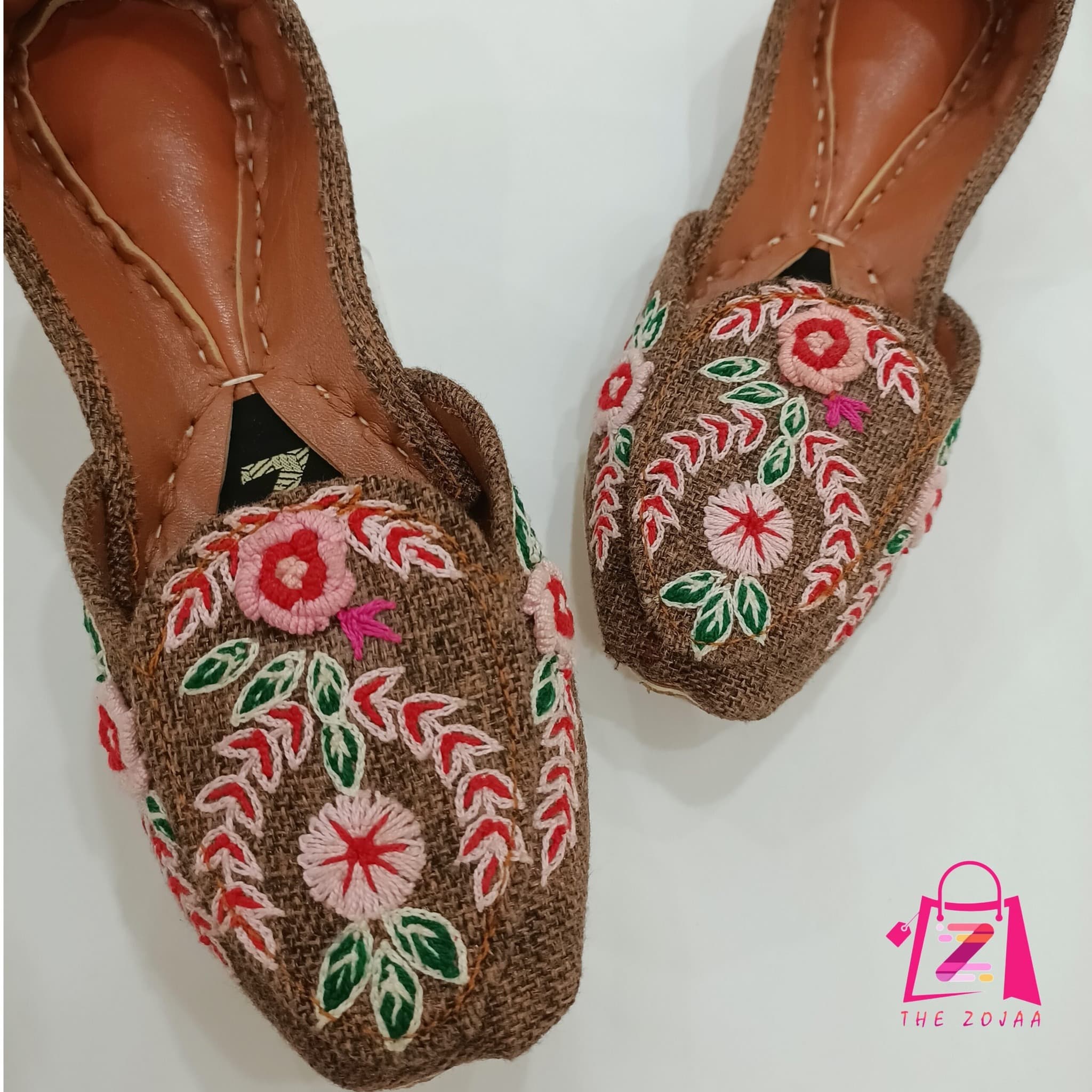 Hand Embroidered Jute Fabric Khussa