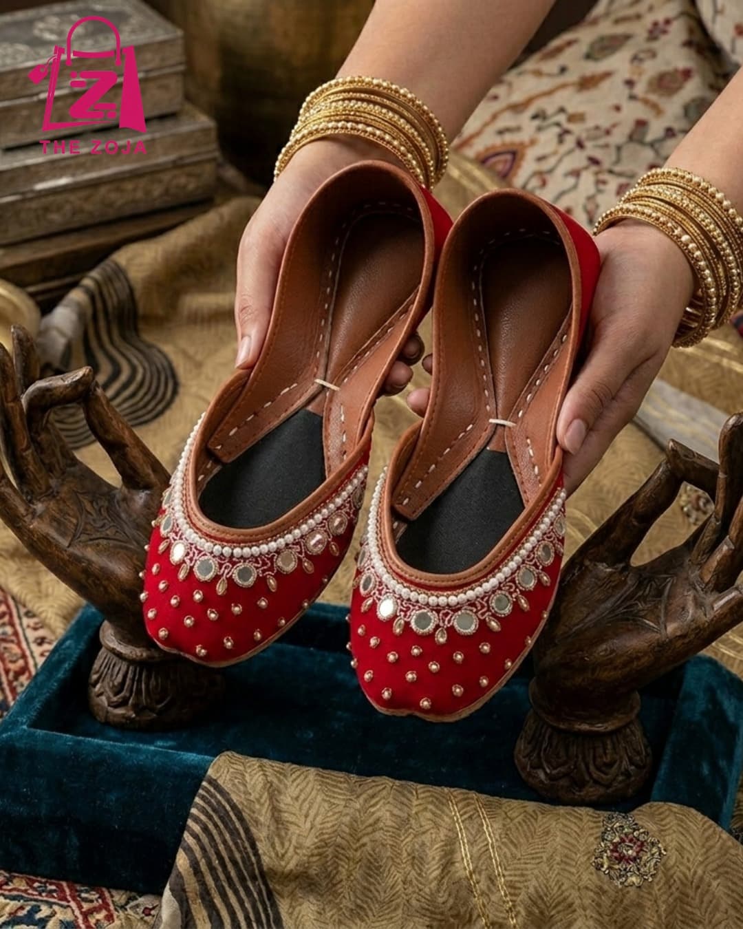 Noor-e-Zamrud Red Khussa