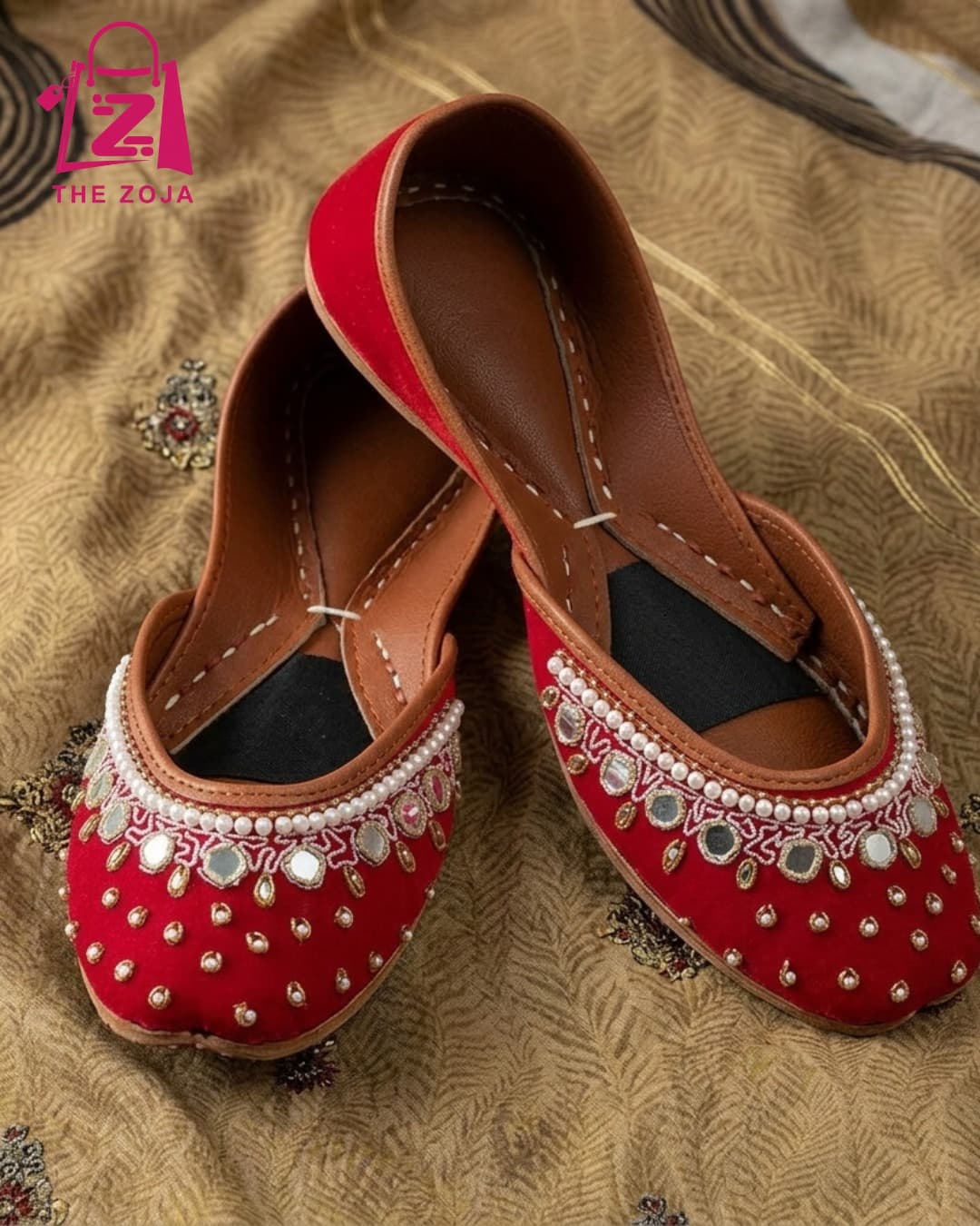 Noor-e-Zamrud Red Khussa