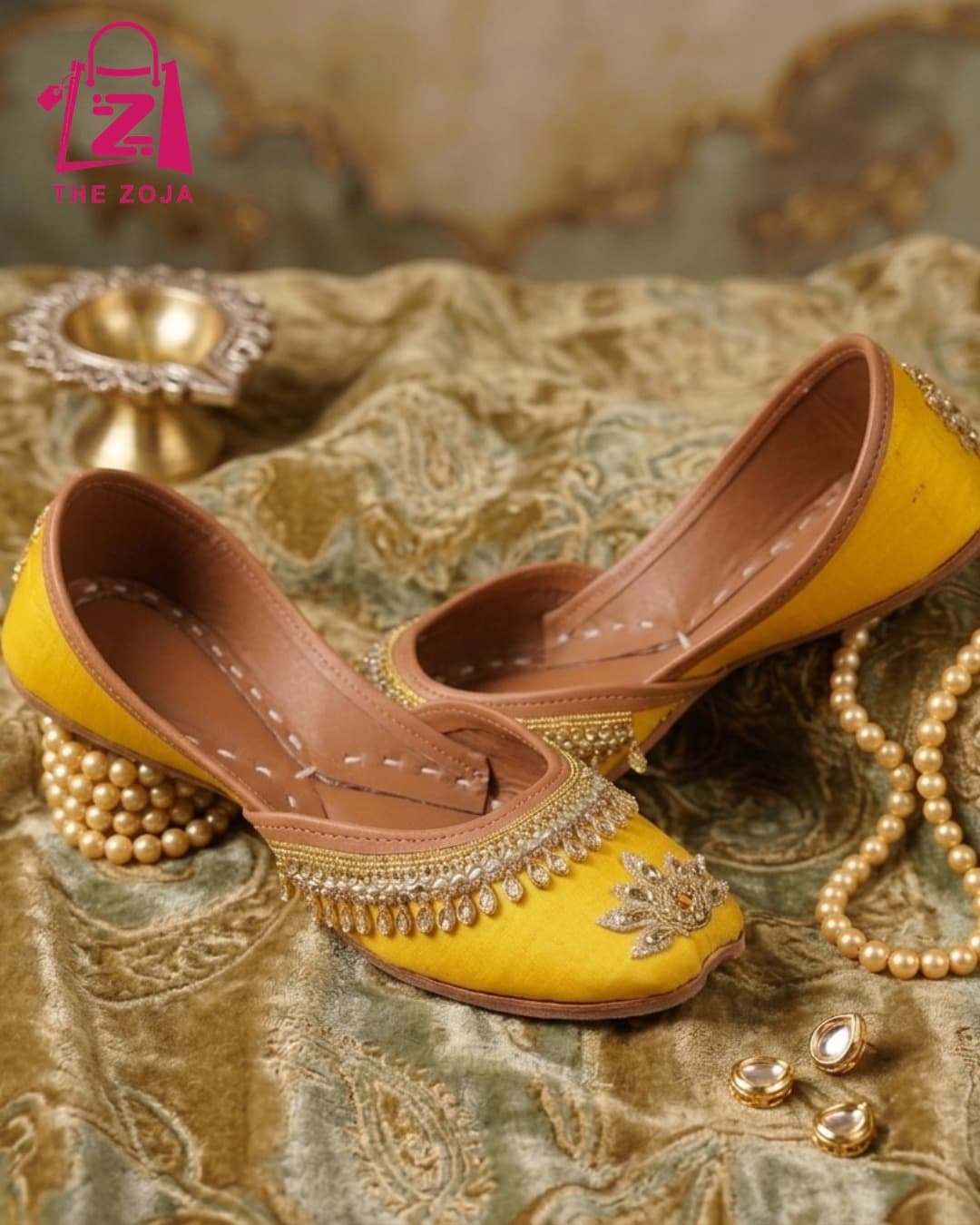 Chandni Gold Khussa 